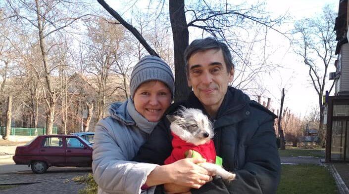 В Запорожье приютили собачку, сброшенную с моста, – фото