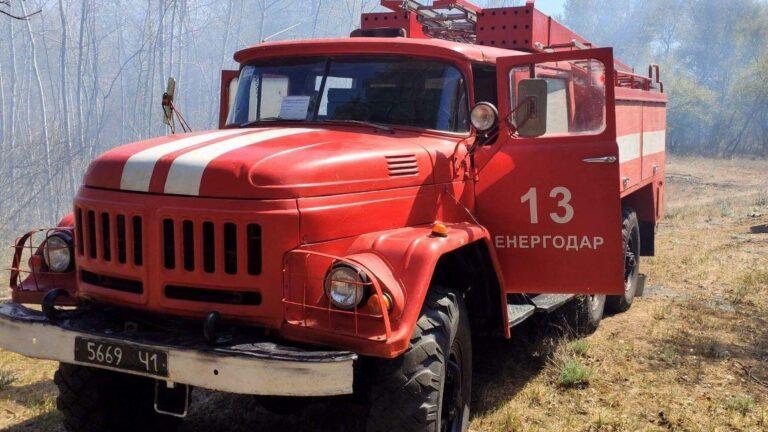 За сутки запорожские пожарные 10 раз тушили пожары посадках и лесополосах