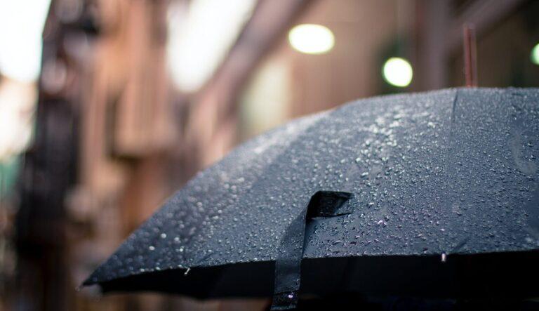Гроза и дождь: в Запорожье объявили штормовое предупреждение