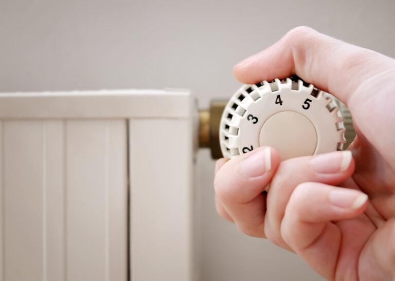 Отопление в Запорожье отключили в 39 многоэтажных домах: адреса