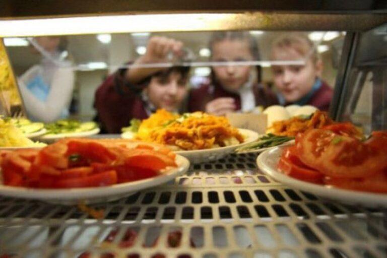 Новое меню утвердили для детсадов Запорожья: чем будут кормить детей