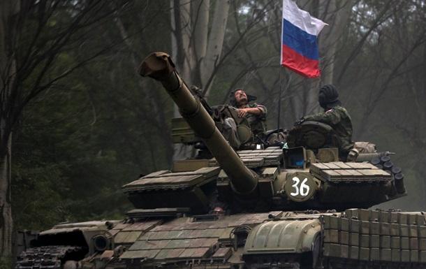 Российский танк в Запорожской области раздавил автомобиль: погибли трое людей