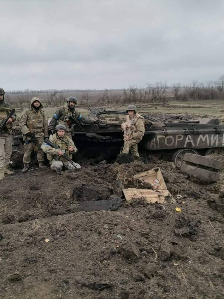 В Запорожской области уничтожен танк Т-72 и МТО-80 русской армии