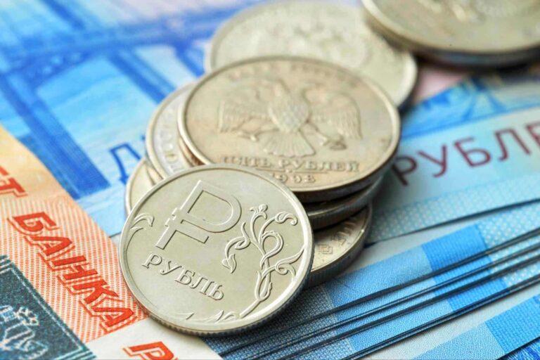 Окупанти запроваджують рубль як «офіційну» валюту на окупованих територіях