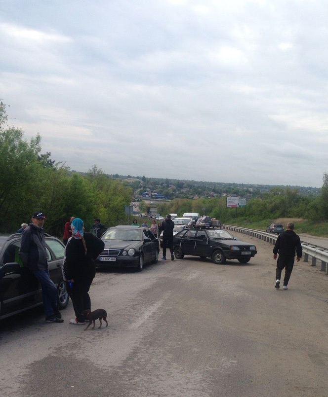 Российские войска пропустили колонну автомобилей из Мариуполя в Запорожье