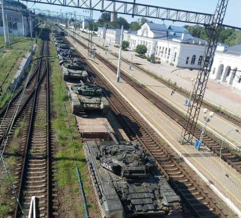 Войска рф перебрасывают танки Т-72Б через Мелитополь