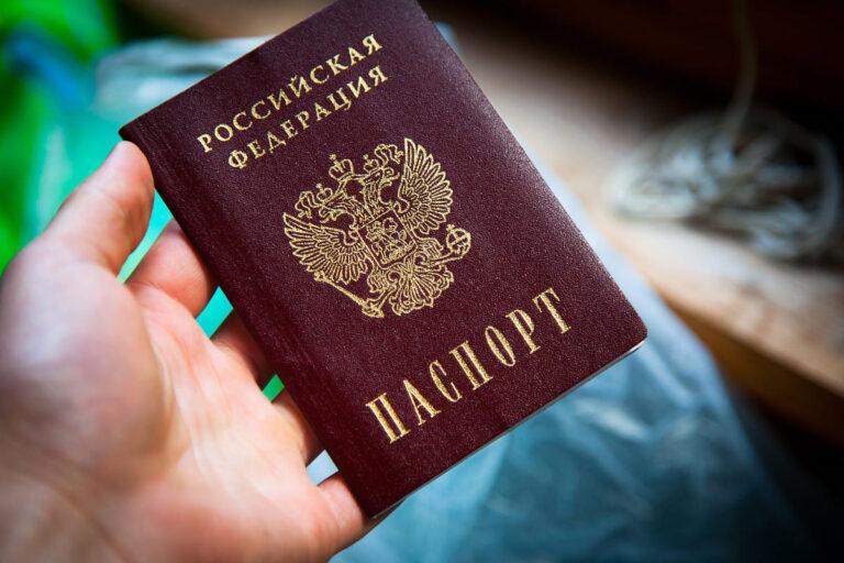 В Мелитополе начали раздавать российские паспорта: желающих было 10 человек