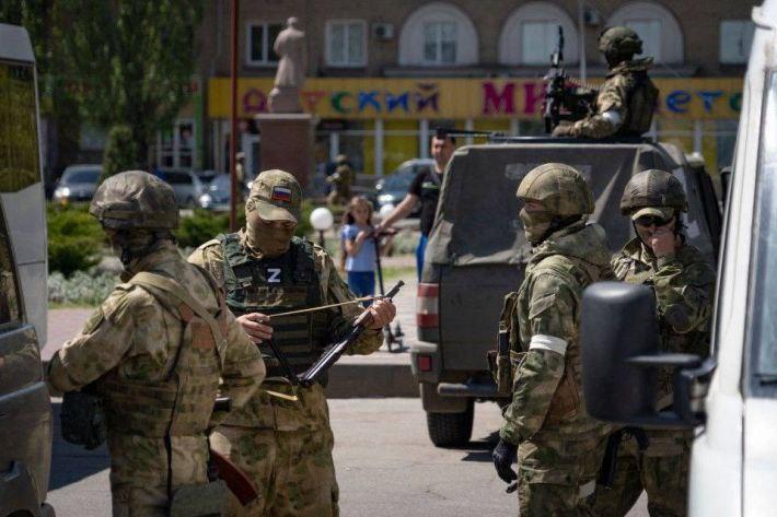 Оккупанты косвенно заявили о “независимости” временно захваченной Запорожской области