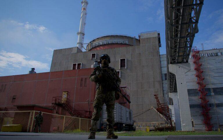 Оккупанты пытаются “завербовать” белорусов для работы на Запорожской АЭС