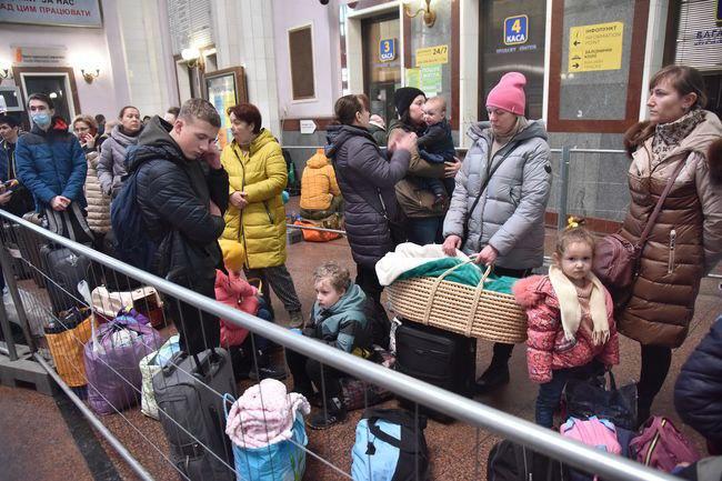 Из оккупированной Херсонской области вывозят детей в Крым “на каникулы”
