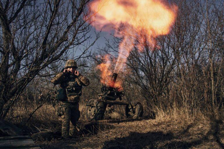 ВСУ продолжают держать оборону на Донбассе: где идут бои