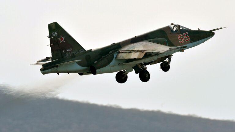 Украинские пограничники сбили российский Су-25 над Бахмутом. ВИДЕО