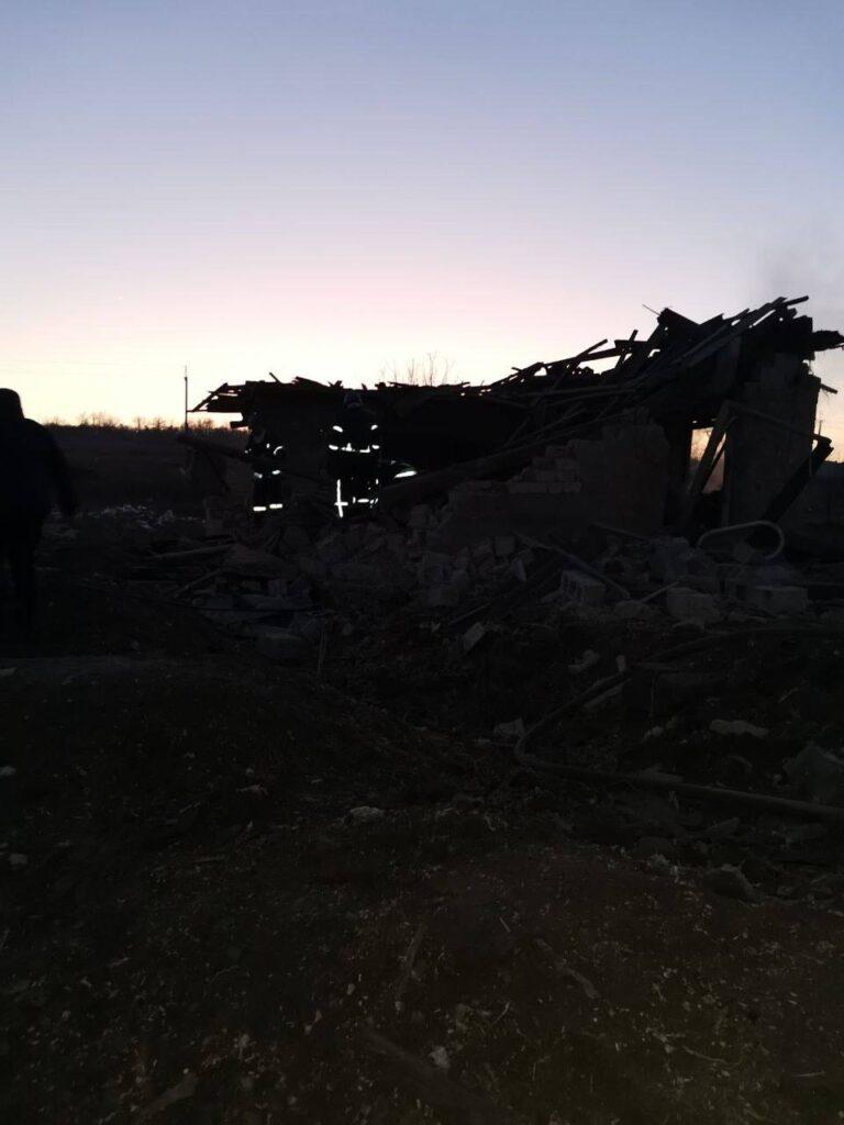 Под завалами разрушенного дома в Запорожье погибла женщина