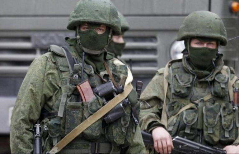 Оккупанты усиливают обыски гражданских в Бердянске