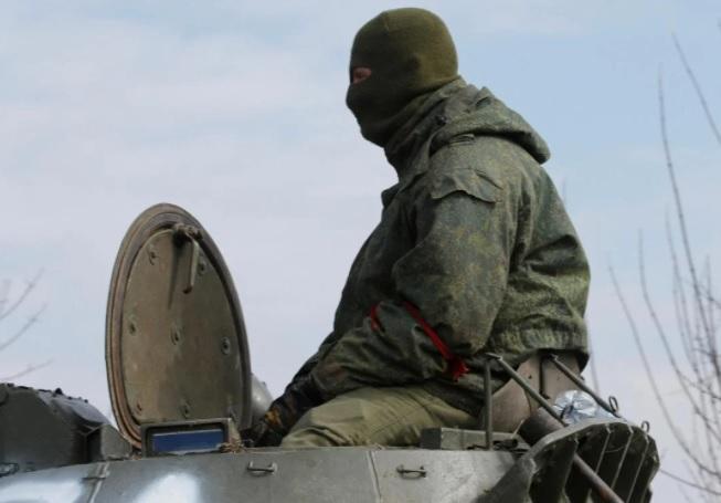 Оккупанты принуждают мужчин в Запорожской области к службе в армии рф