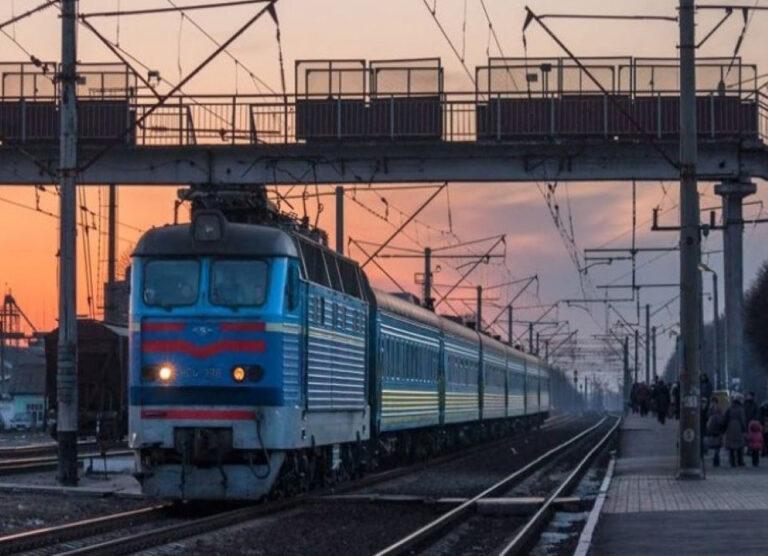 Поезда запорожского направления задерживаются в пути