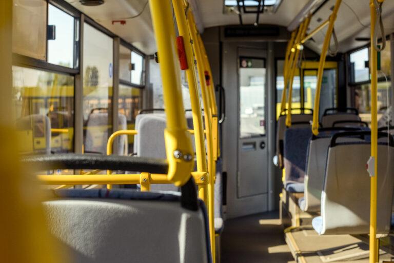 Как будет работать общественный транспорт в Запорожье 23 марта