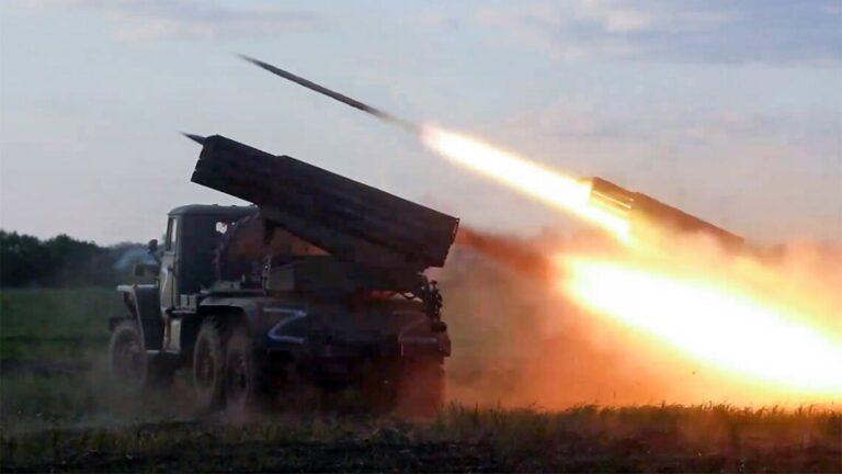 По указанию Владимира Зеленского, в Запорожье начнут восстановление разрушенного ракетами дома