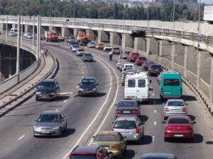На выходных на плотине Днепрогэс в Запорожье ведутся ремонтные работы