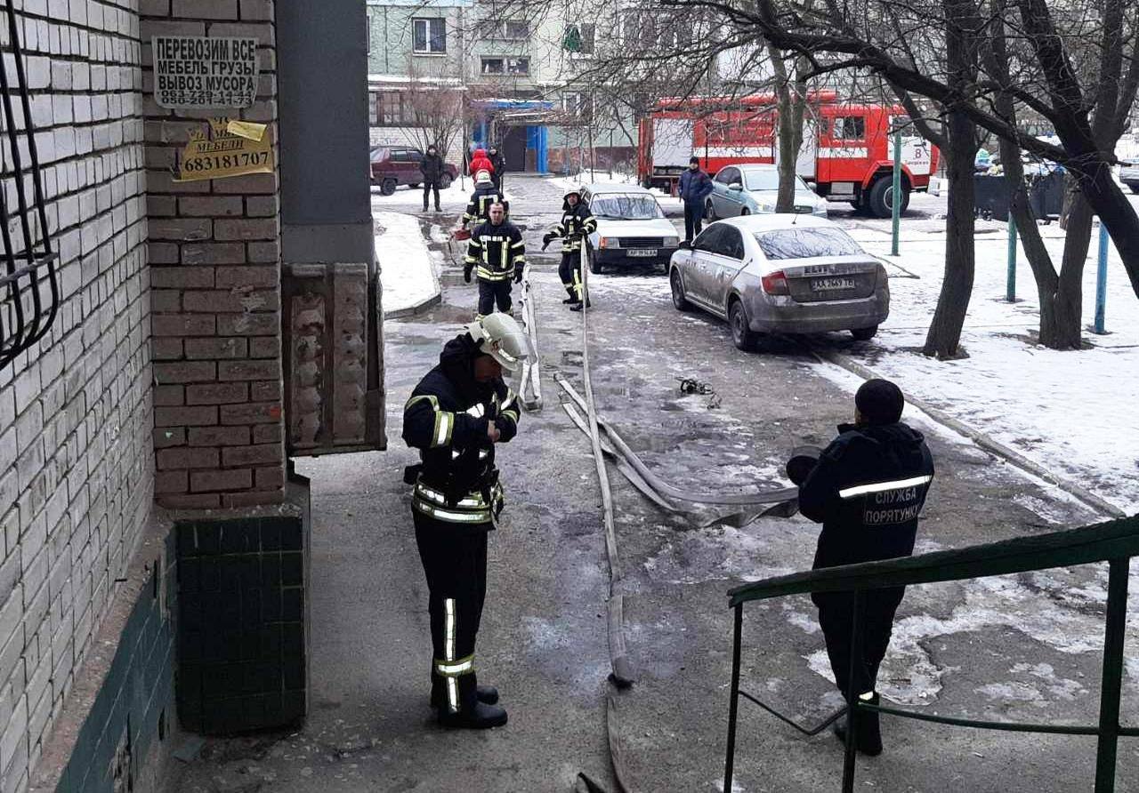 во время пожара в Коммунарском районе погибло двое людей