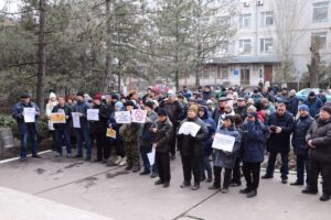 В Бердянске провели митинг под управлением порта, — фото