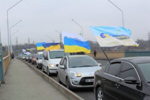 В Запорожье День соборности отметили автопробегом, – фото
