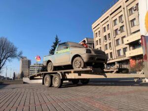 На Фестивальной заметили уникальный автомобиль
