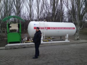 В Шевченковском районе на заправке нелегально торговали газом