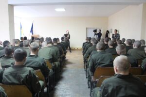Рождество с Диккенсом: в Запорожье военнослужащих поздравили с зимними праздниками