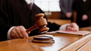 Инцидент с избиением школьниц в Запорожье: суд оставил без изменений меру пресечения 16-летней подозреваемой
