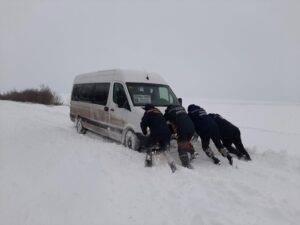 В Запорожской области из-за непогоды застряли 74 автомобиля, – фото