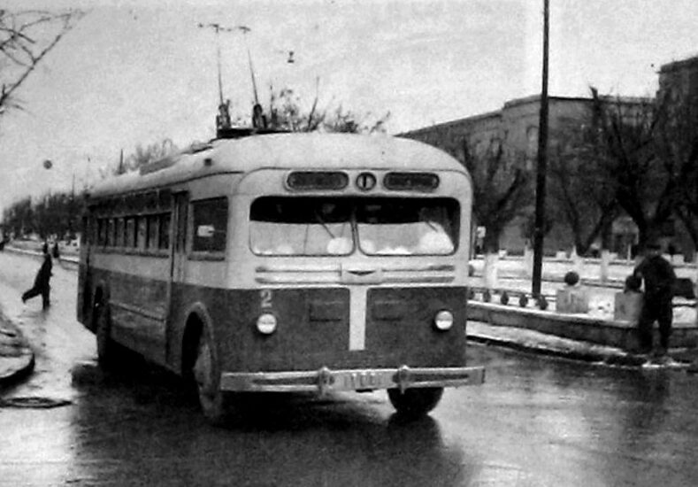 kak-vyglyadeli-pervye-trollejbusy-kotorye-poyavilis-v-zaporozhe
