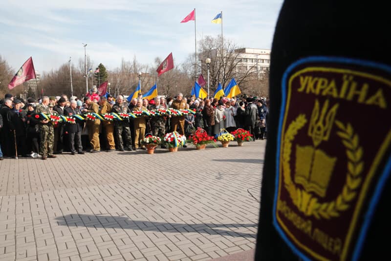 V Zaporozh'ye pochtili pamyat' pogibshikh voinov-internatsionalistov (FOTOREPORTAZH)