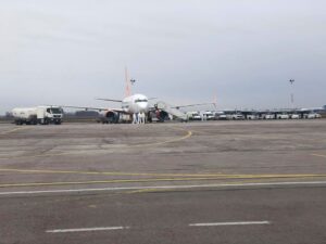 Самолет из Уханя с украинцами приземлился в Борисполе: состояние пассажиров стабильное