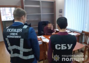 СБУ проводит обыски в квартирах руководства Департамента ЖКХ