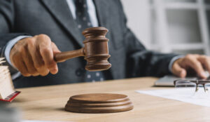 В суде рассмотрят уголовное дело девушки, которая выстрелила в подругу