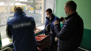 Киберполиция разоблачила 27-летнего мужчину, которые “продавал” несуществующие медицинские маски