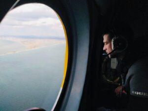Для поиска пропавших в Азовском море рыбаков задействовали вертолет МИ-8