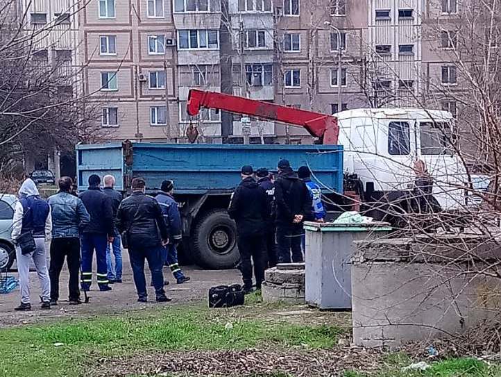 v-zaporozhe-prodolzhaetsya-demontazh-samovolno-razmeshhennyh-obektov