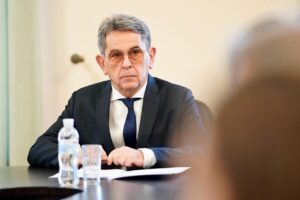 Министр здравоохранения Украины призвал депутатов проголосовать за введение чрезвычайного положения