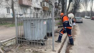 В Запорожье 5 тысяч мусорных контейнеров пройдут дезинфекцию