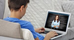 В Запорожье учителя перешли на дистанционное обучение 
