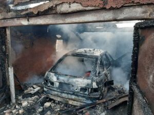 В Запорожской области при пожаре травмировался мужчина: пострадавшего госпитализировали