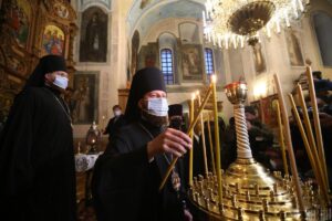 В Украину привезли благодатный огонь из Иерусалима 