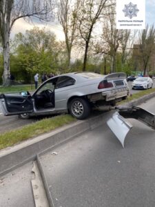 В центре Запорожья задержали водителя, который пытался скрыться от полиции, – фото 
