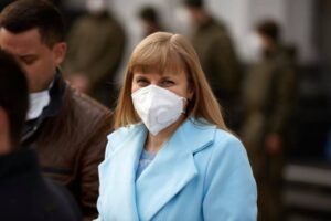 В Запорожской области порезали баннер с изображением депутата Юлии Яцык
