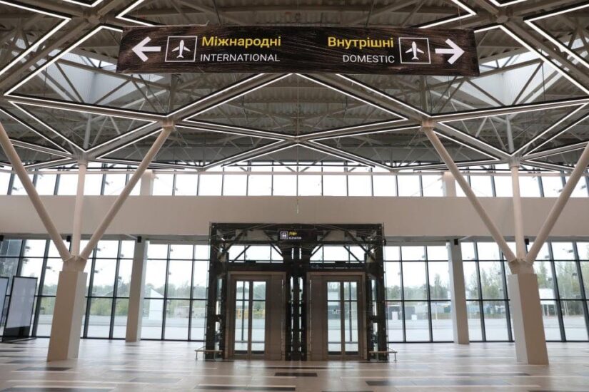 Запорожский аэропорт сделал почти на 90% рейсов больше