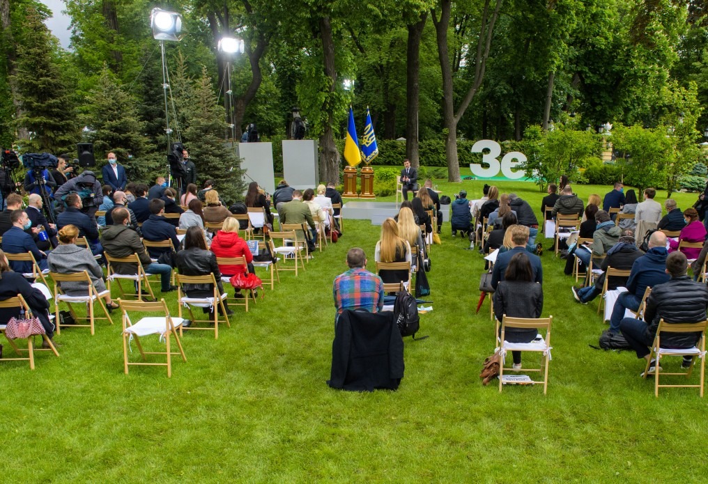 Zelenskiy na press-konferentsii poobeshchal dostroit' mosty v Zaporozh'ye za 2,5 goda