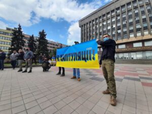 В Запорожье прошла акция “Стоп Реванш!”, посвященная годовщине президентства Зеленского