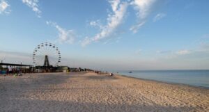В Кирилловке начинают бронировать места на базах отдыха, а на курорте закупают оборудование для дезинфекции 